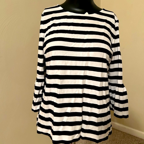 Talbots flare sleeve top. Black and white, size xs. Lightly worn. - Picture 1 of 2